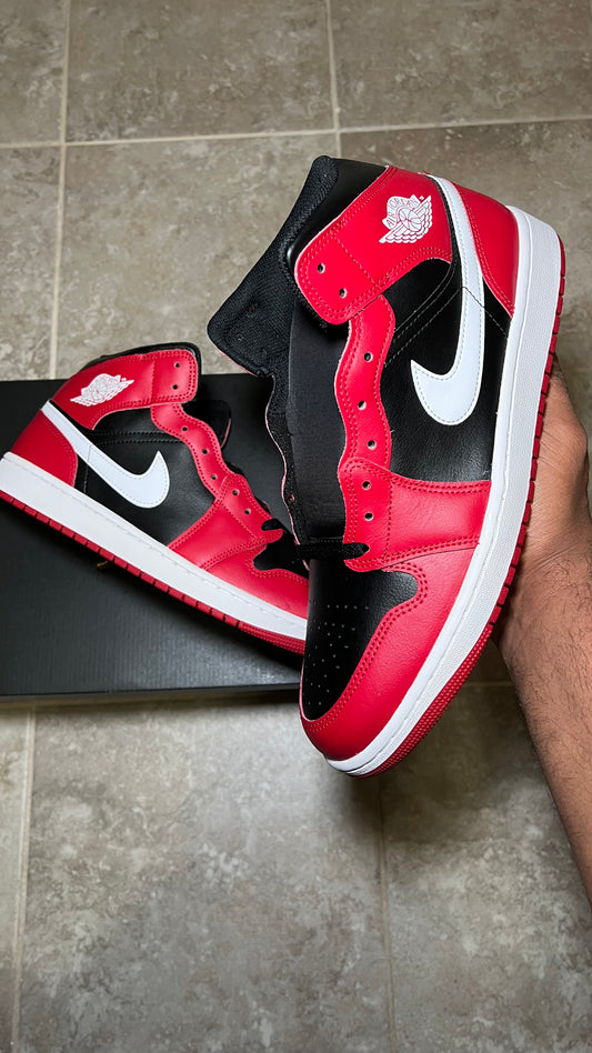 Jordan 1 Mid “Gym Black Red White” (SIZE 12)