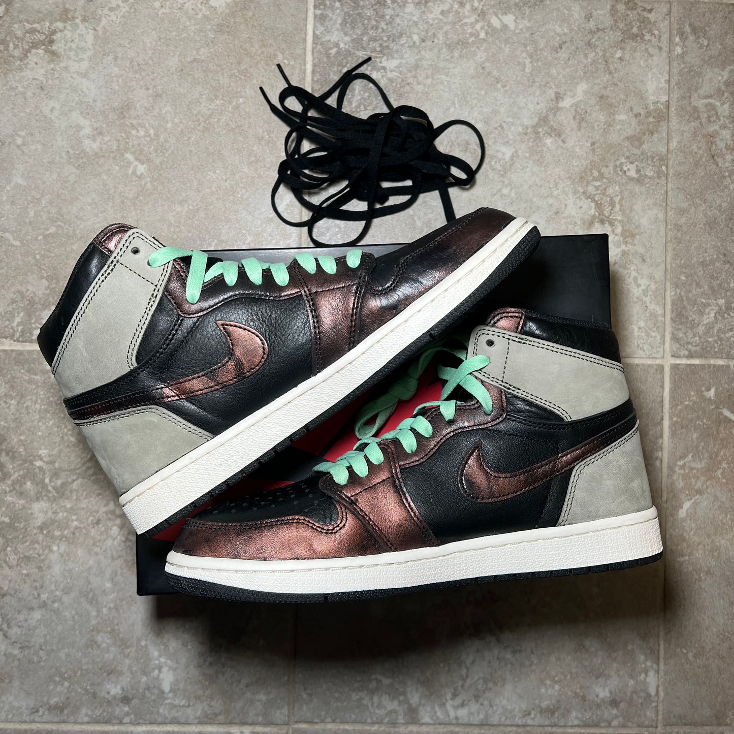 Jordan 1 Retro High “Light Army Rust Shadow Patina” (SIZE 9.5)