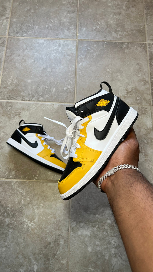 Jordan 1 Mid “Yellow Ochre” (SIZE 2.5)