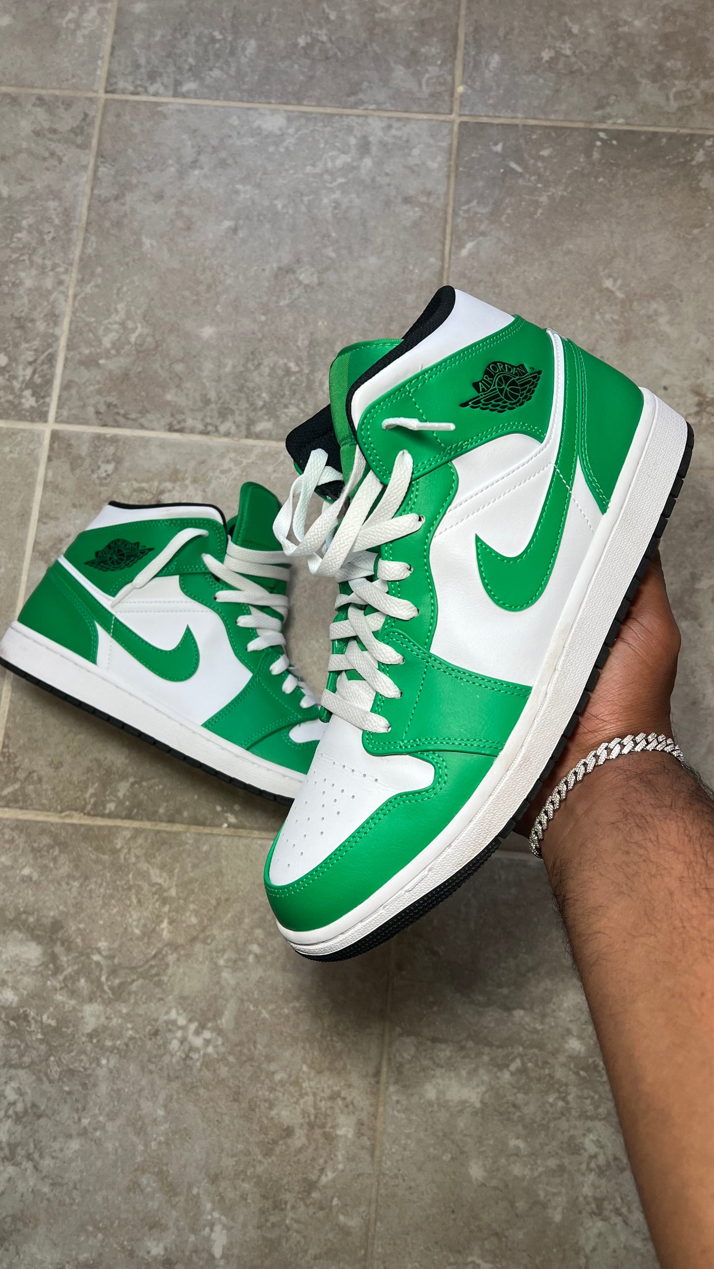 Jordan 1 Mid “Lucky Green” (SIZE 13)